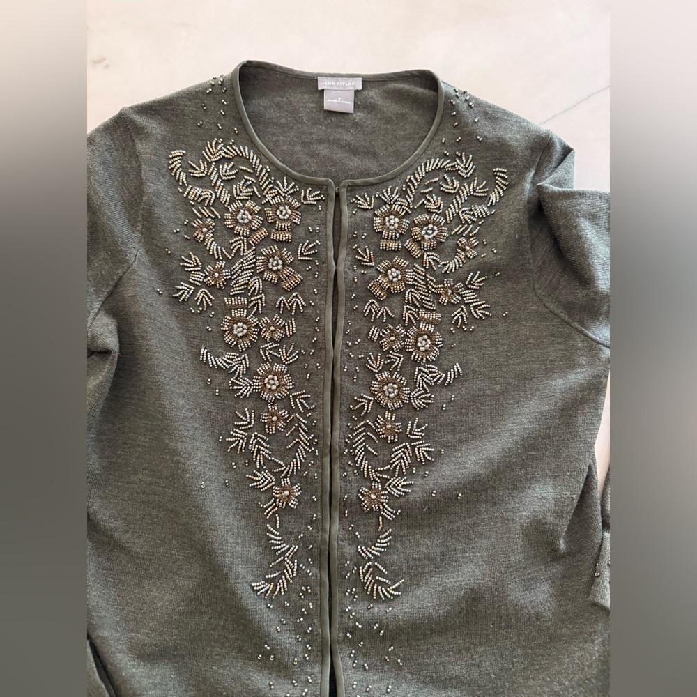 Ann Taylor Ultra Fine Merino Wool Beaded Cardigan Sz S - Picture 8 of 11